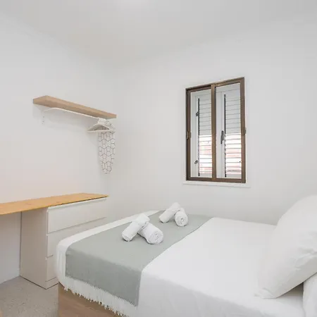 Apartment Confital 2br Cozy Flat